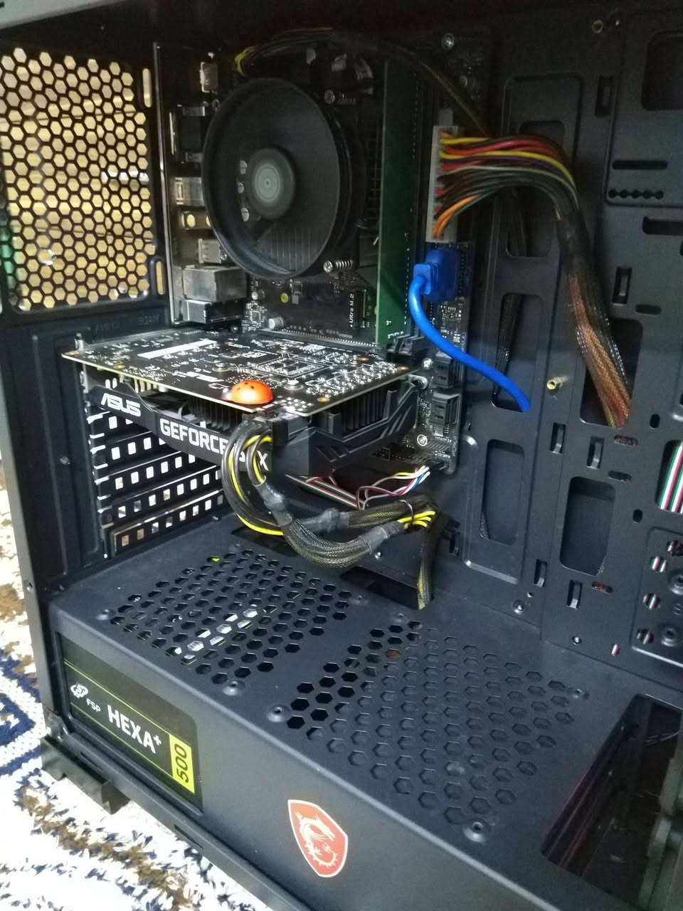 السلام عليكم تجميعة للبيع ب400 الف شامل التوصيل 🔒 
نقص هارد وحبة رام والتجميعة صير فول

I510600kf 
Gtx 1660 super asus
Asrock H410m-hdv m.2 ver
RAM Crucial DDR4 8GB 2666Mhz 
Power supply FSP HEXA+ 500W
Case 3 fan rgb 
Cooler master stock fun

مكاني بغداد/بياع

*********** واتساب
