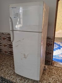 ثلاجه • نظيفه • ما بيه ضرر