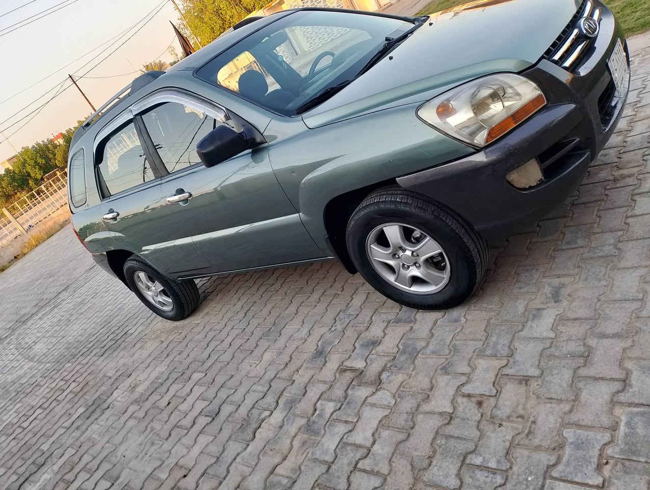 للبيع ***********كيا سبورتج سعره 92رقم بغداد 2007 مشروع وطني سنوية جديده محرك 2000 دوش مكفولة ضربة وحادث بيه قطعه واحده صبغ فقط محرك وكير حدادية تبريد تخم تاير كله جيد جداً مكانه كربلاء
