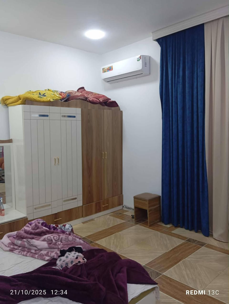 مقابل كراج بغداد بيت ركن 300 م زراعي مشمول بلطابو معامله كامله بلبلديه بئسمي يبعد عن الشارع العام 100متر  سعر 175 قفل يرهم مقدم ولباقي فتره حسب التفاق 
***********
