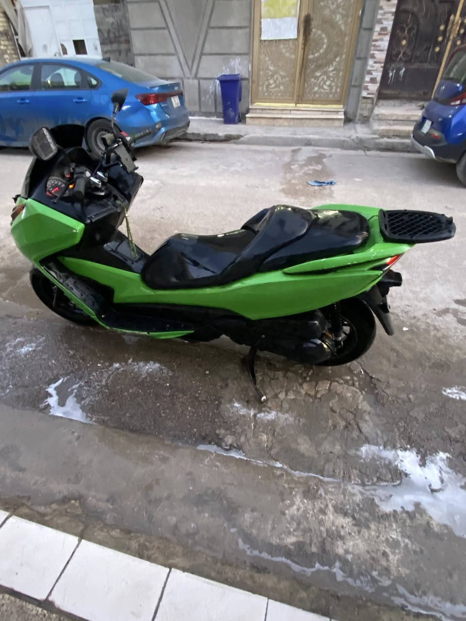 السلام عليكم
فورزا 012 
جاهزه من كل النواحي 
فيتم جديد 
جويتر جديد 
نوزل جديد 
محرك جديد 
نكره سلف بكل وقت 
ستاند حساس 
كهربائيات كلهه شغله 
الدراجه ترايك وين متريد 
بيهه نقص 
خرز الكلج الامامي 
وكفر واحد بي كسر 
للعلم الدراجه بدون اوراق 
اتكفلك سرقه 

مكاني الامين 
السعر قفل 850 
وخواتهه الرمبه معروفه اسعارهن 
ممتواجد ع النت 
***********
