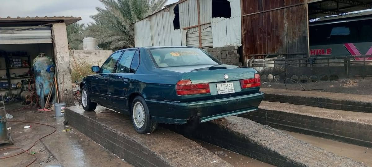 السلام عليكم بي ام دبليو للبيع موديل ٩١ ٧٣٥ السعر ٢٨ مكلف بلنشر  للاستفسار الاتصال علي الرقم ***********
