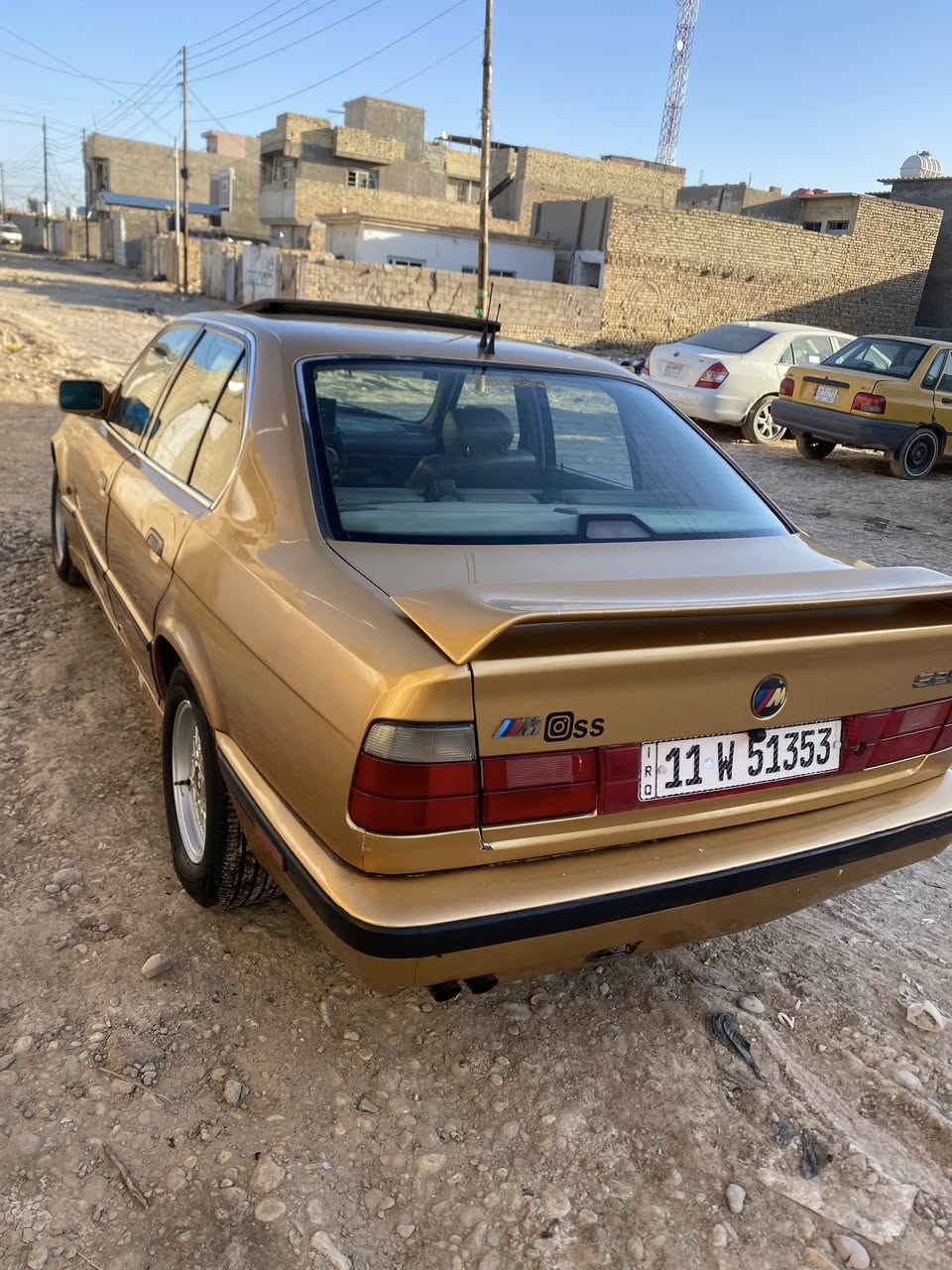 نرفع المنشور بلصلاة على محمد وآل محمد
صلي على محمد وعلى ال محمد 

🚘 BMW ألماني أصلي — موديل 1991 🇩🇪
لسياره باسمي اني 
نفاذ لسنويه لحد 2027
ولهزه بعد شهر وشويه 
سيارة مرتبة ونظيفة، محرك مسكر عدل 
كير أوتو بشرط،
كل كهربائيات السيارة شغالة بدون أي خلل ✅

🔧 تم عمل صيانة كاملة وتشمل:
✔️ ادامه كامل
✔️ فيتم
✔️ تخم نوزل
✔️ تخم بلك
✔️ ارفيو حاوية
✔️ آيسي + جوين
✔️ فلتر بنزين + فلتر شوته
صدر امامي 50‎%‎ولخلفي 90‎%‎
السيارة خير من الله
📍 مكان السيارة: بغداد — جنوب مجمع بسماية السكني

💰 السعر:48$ بيها مجال بسيط 
🤝 متوازي على بيعتها والله يشهد

📱 للاستفسار واتساب أو اتصال
***********
