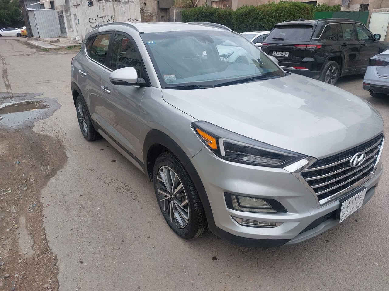 عندي توسان ٢٠٢٠ وارد أمريكي ماشية ٤٢ الف ميل محرك ٢٠٠٠ gdi رقم بغداد الإنكليزي الجديد بسمي هزة جديدة سيارة جديدة مشيها قليل اسبير منازل حادثها بنيد فقط كما موضح بصور الحادث وبيها تصليح برأس الشاصي اليمين ايرباك دركة وراجع سستم فول مواصفات ماعدا البانوراما/ بصمة/ كشنات جلد/ كراسي كهرباء/ جنطة كهرباء/ فور ويل/خمس عدسات/ هند بريك بصمة/ شاحن وايرليس/ تدفئة بالكشنات/ تدفئة بالستيرن/ رادار/ شاشة وكامرة/ تبريد بيانو وقطعتين/ لد نهاري/ تحكم استيرن وحكاية ٣ انضمة قيادة/ بصمات عدد٢/  اوتو هولد ومانع انزلاق/ السعر ١٦٥ ورقة بيها مجال ت (***********) بغداد, العراق
