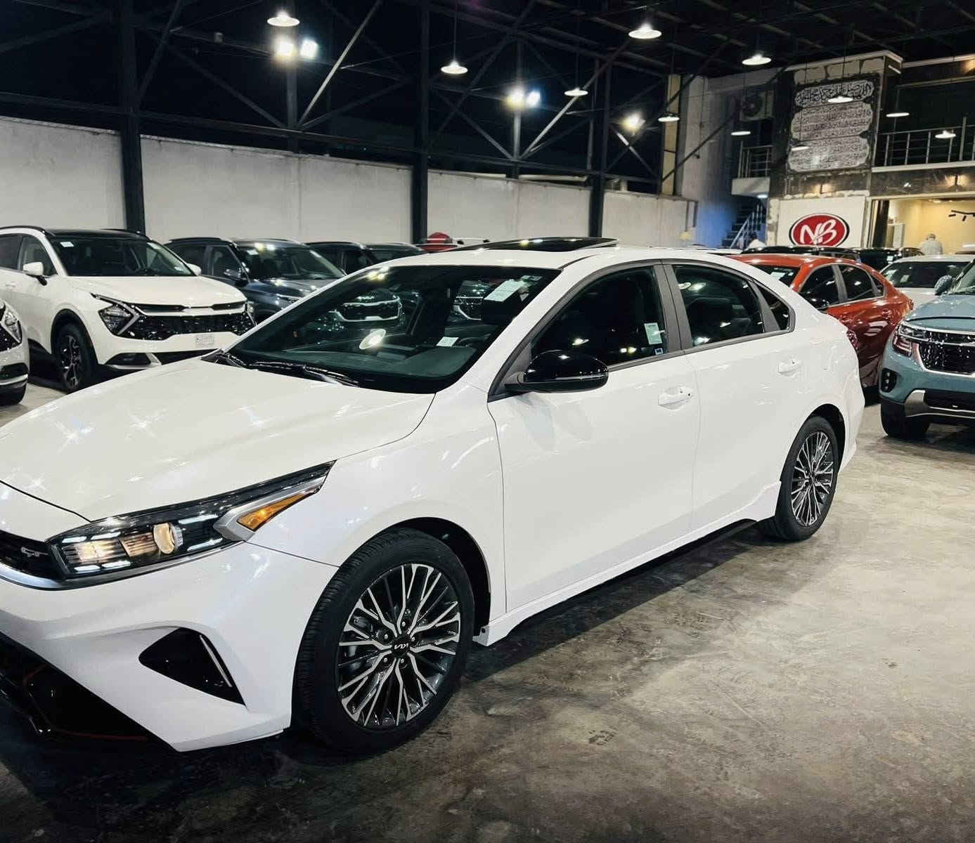 Year :  2024
Make : KIA
Model : FORTE GT-LINE
اللون : ابيض
سعه المحرك :  2.0 DOHC دوش
المسافه المقطوعه :  ٢٣  mi بعدهة زيرو 
----------------------------------
🚘 المواصفات 🚘
وارد امريكي  🇺🇸
بصمه
رقم بغداد جديد 
فتحه
شاشه 
كاميرا
كراسي كهرباء
تدفئة و تبريد مقاعد اماميه 
فرش جلد 
تحكم سرعه
تحكم مسجل
شاحن وايرلس
ويل 17
هاندبريك كهرباء
اضويه اماميه و خلفيه LED
نظام عرض الكاميرا
تشغيل عن بعد
بروجكتر
حساس تجاوز
تحديد مسرب
رادار امامي
DRIVE MODE
AUTO HOLD
----------------------------------
⭕️ حادث السياره الدعاميه الاماميه تبديل و صبغ / و البنيد تبديل و صبغ - الحادث مرفق مع الصور ⭕️
الايرباكات: جميع الايرباكات سليمه 
السعر178 وبيهة مجال كلشش قليل 
المكان شارع فلسطين


**إذا كنت صاحب هذا الإعلان وتريد حذفه لأي سبب، رجاءا أرسل رسالة إلى الدعم الفني**