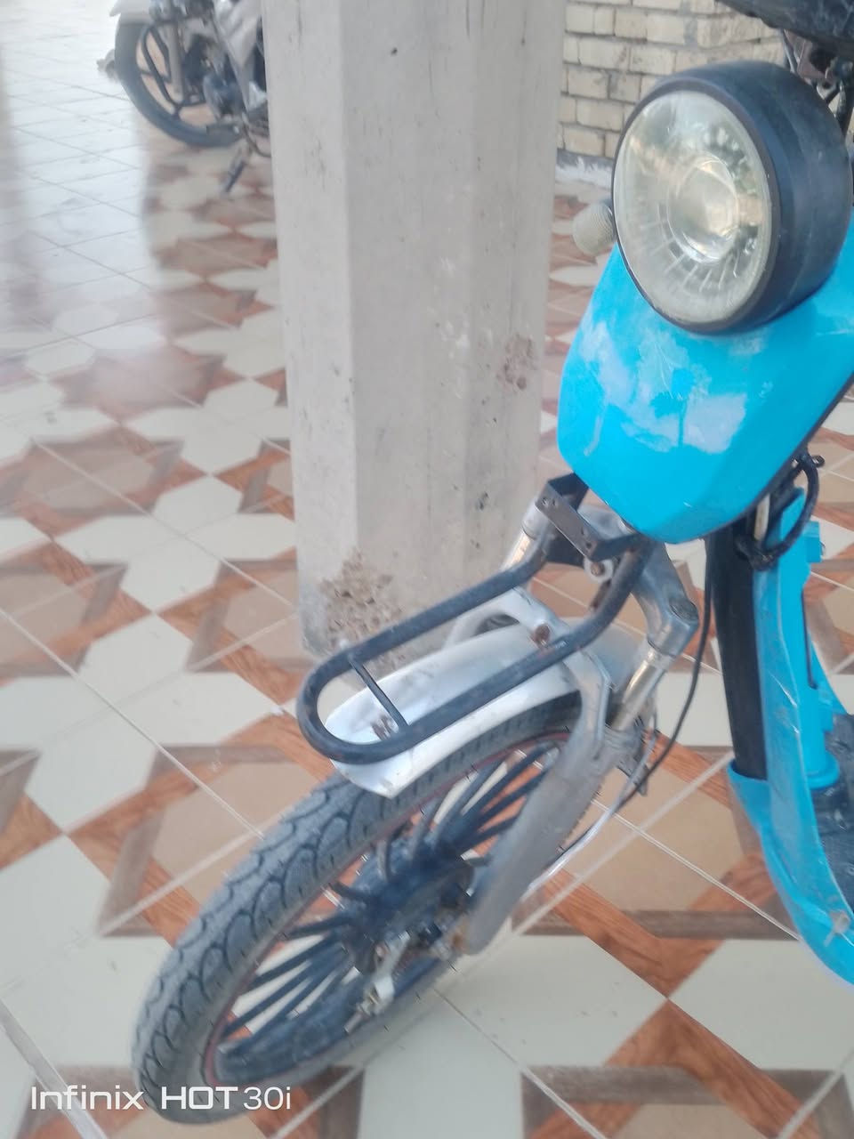 سلام عليكم  
ماطور شحن 
بطاريات جدد قبل 5 ستيام بدلتهن 
لايت شقال 
هورن 

تايرات جدد 
بريكات جدد

 
ملاحضه لامو شراي لايراسل 
مراوس حسب القناعه 
او بيع 

متواجد عل فيس 

دك عل رقم 
***********
***********
ابو عبدالرحمن الدليمي
