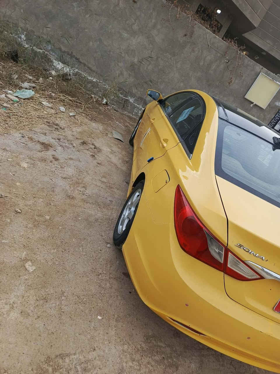 السلام عليكم سوناتا ٢٠١١ تكسي رقم مثنى  الماني مصفره هيئة وغرامات خطها نجف جوال مكينه وكير وحداديه وتخم تاير وباتري كله كفاله للبيع بالقسط او بالنقد سياره بيها كصه جاملغ خلف العبري مكاني نجف ***********
