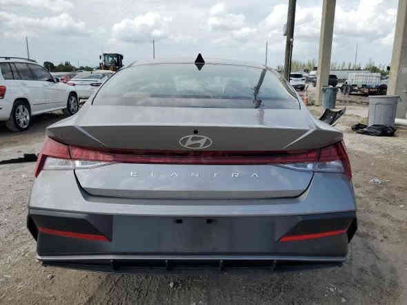 السلام عليكم
النترا 2025 Sel
 فول فتحه بصمه
حاليا بالميناء يومين وتنفتح حاويته
بدون تصليح بدون كمرك 95 ورقه قفل 

للاستفسار *********** ميثم 📞

جروب واتساب لتجاره السيارات من دبي وامريكا ❤️👇
https://chat.whatsapp.com/LUw4zLBkGprJkS4f8Ne2We?mode=ac_t
