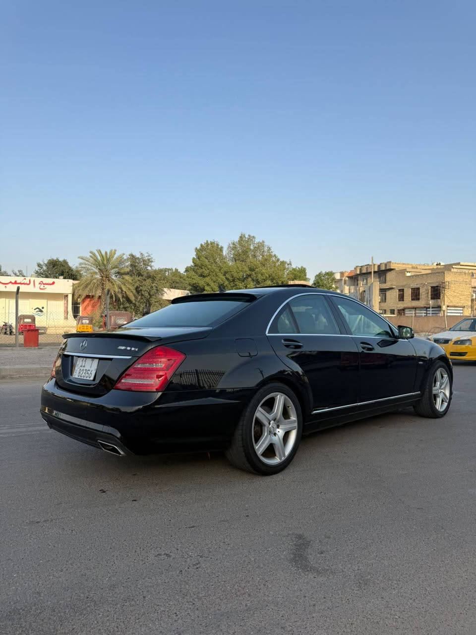 بيع مارسدس اس اكلاس مراوس حسب القناعه  موديل 2009 محدثه 2013 رقم بغداد انكليزي بسمي تحويل ثاني يوم وارد يابان بيها 4 قطع اكلير بدون حادث سونرها وياه الصور مكينه 350 6 سلندر فور مواصفات بردات ناضور ليلي بصمه بوب شفط جكات رادار وبعد بيها مواصفات ومعروفه مواصفاتها الجنايتها السياره احلى من الصور كير محرك تبريد خير من الله تخم تاير جديد باتري جديد السعر/168)وبيها مجال بسيط التصال***********العنوان بغداد الشعب قرب مسبح العداله
