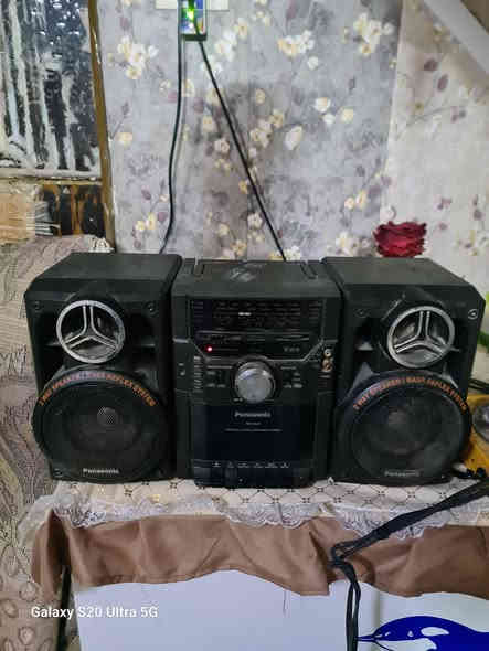 سلام عليكم سستم يشتغل راديو ياباني سمعات كبار وصوتهن حلو سعر 30 الف مكان نجف حي لرحمه***********
