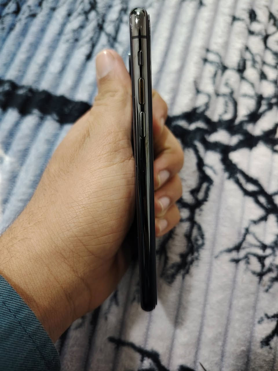 سلام عليكم ايفون اكس عادي ذاكرة ٢٥٦  فيس أيدي شغال اتصال شغال كامرة شغال كلة علا وضع الشركة ابلادي فقط مبدل بطارية أصلية شرط  الجهاز استعمال بيت كلة جديد مكاني نجف عباسية السعر اب ١٦٠ او بي مجال رقمي *********** بي واتساب
