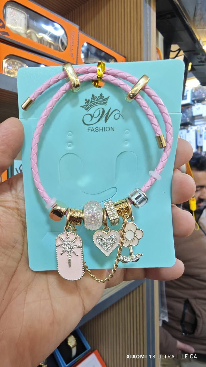 سوار مرتب ونازك
سعر 5 الاف فقط 
مكتب وسام فون


**إذا كنت صاحب هذا الإعلان وتريد حذفه لأي سبب، رجاءا أرسل رسالة إلى الدعم الفني**