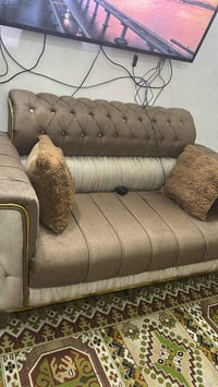 عندي تخم بعد جديد 450 الف عشر قطع وبنص ايصير ميز طاوله كبيره 077128838...