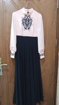 فستان • ملبوسه مرة • سعر مناسب