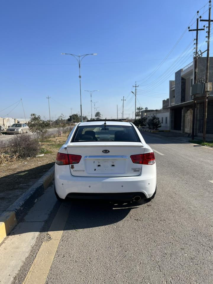 السلام عليكم
كيا سيراتو خليجي 2012 فول مواصفات: 
فتحة سقف
بصمة تشغيل 
بصمة ابواب 
مري شفط
تبريد لمس 
صاج بلادي
تدفئة تبريد شغاله 
شفتات بالستيرن
تحكم ستيرن جهتين
يدات نيكل
ماشية 151 الف حقيقي
مكينة كير كهربائيات مكفول
سيارة جاهزة مابية اي نقص
مكاني صلاح الدين قضاء بلد 
يرهم مراوس حسب القناعة 
***********

