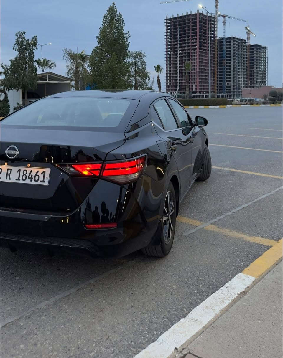 السلام عليكم 
بيع او مراوس ،،
نيسان سنترا 2024 مواصفات S
بصمة و رادرات و شاشة كاربلي و معروفه مواصفات ال S 
السيارة ما ناقصها اي شي 
حادثها جاملغ و بنيد موضح بالصور
و سونار ايضاً موجود بالصور
ايرباكات مرجعة سستم 
السيارة ماشية 58 كيلو
مكان السيارة دهوك و موصل 
السعر 148$ و مجال جداً بسيط 
للتواصل واتساب او رقم 
***********
