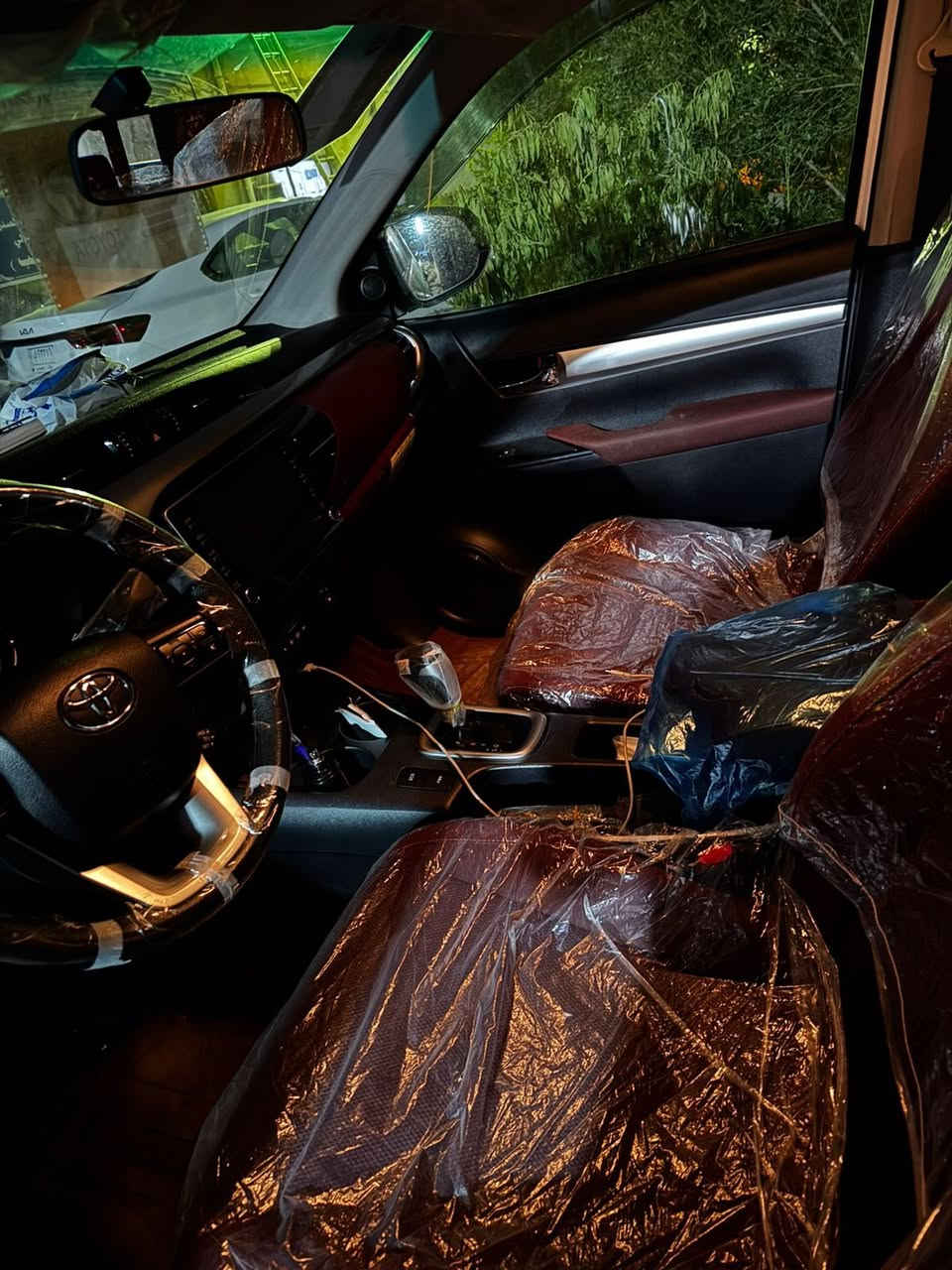 السلام عليكم للبيع تيوتا بيكم هايلوكس ناصي2024 ساز ام الضمان ماشية ٣٨ الف سياره جديدة ادامه كله بشركة تيوتا ساز جديدة كلش رقم سلمانيه ب اسمي فول مواصفات سعر ٢٩٥ او مراوس بجي ار 
مكفولة عده بارد علكد اصبع مكان بغداد البنوك ***********
