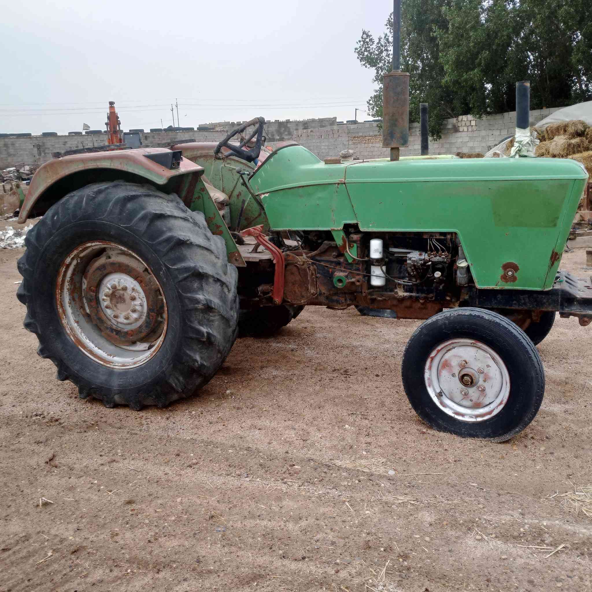 السلام عليكم للبيع سيرت 2000بدون كير اكسل بلاد جهاز هيايدروليك شغال محركه بي صوت تا يرات كدام نضاف ولوره نص عمر  مكام  لمكينه ناصريه قضاء رفاعي السعر محمد حسن ال معاوي  4ونص وبيه مجال لشري  ***********
