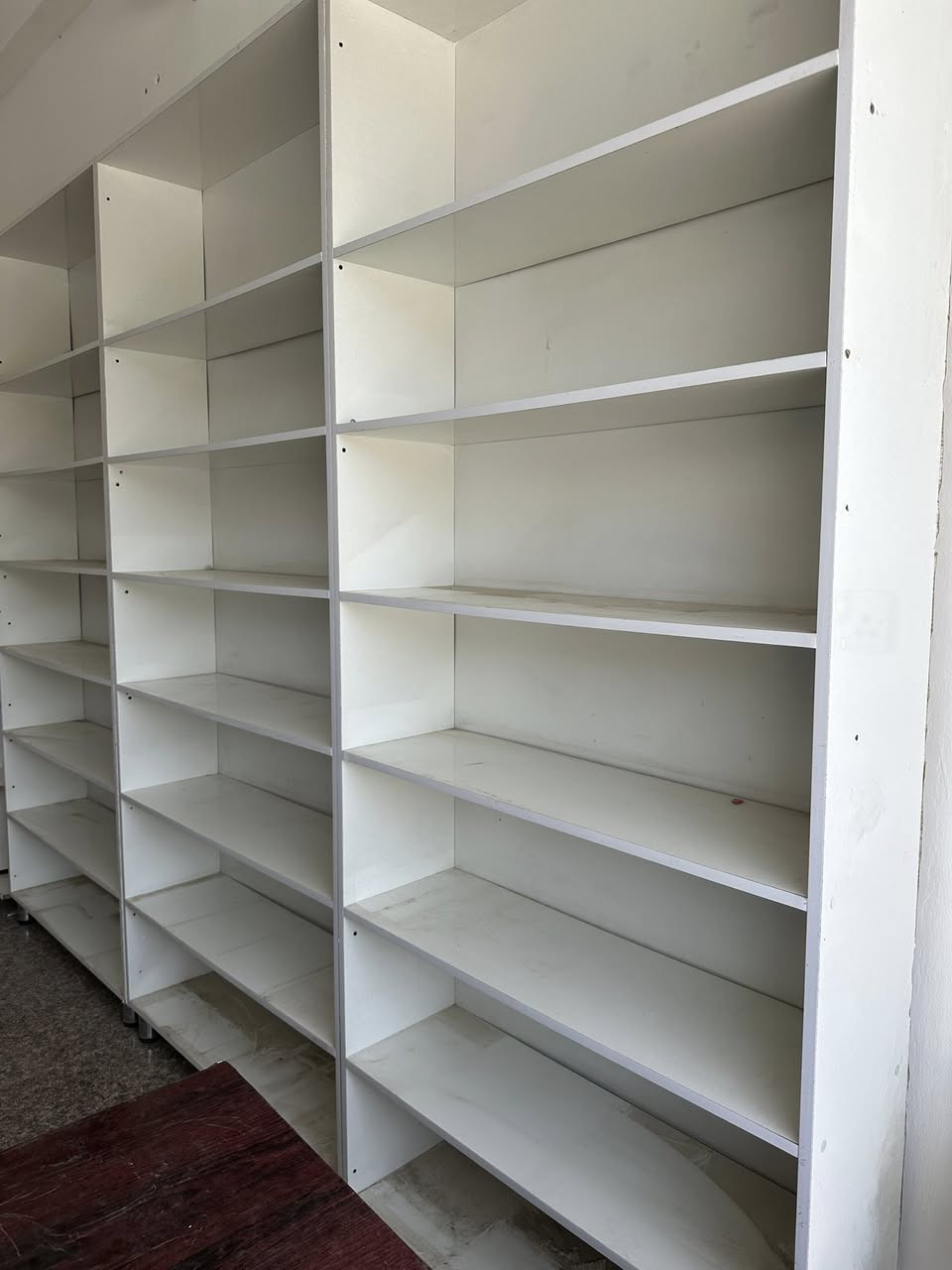 السلام عليكم للبيع رفوف اسواق عدد 8 MDF خشب تركي ثقيل ترهم اسواق او اي استخدام اخر استخدام قليل للاستفسار واتساب او  خاص مكاني بغداد الامين الثانيه ‭0776 715 2460‬
