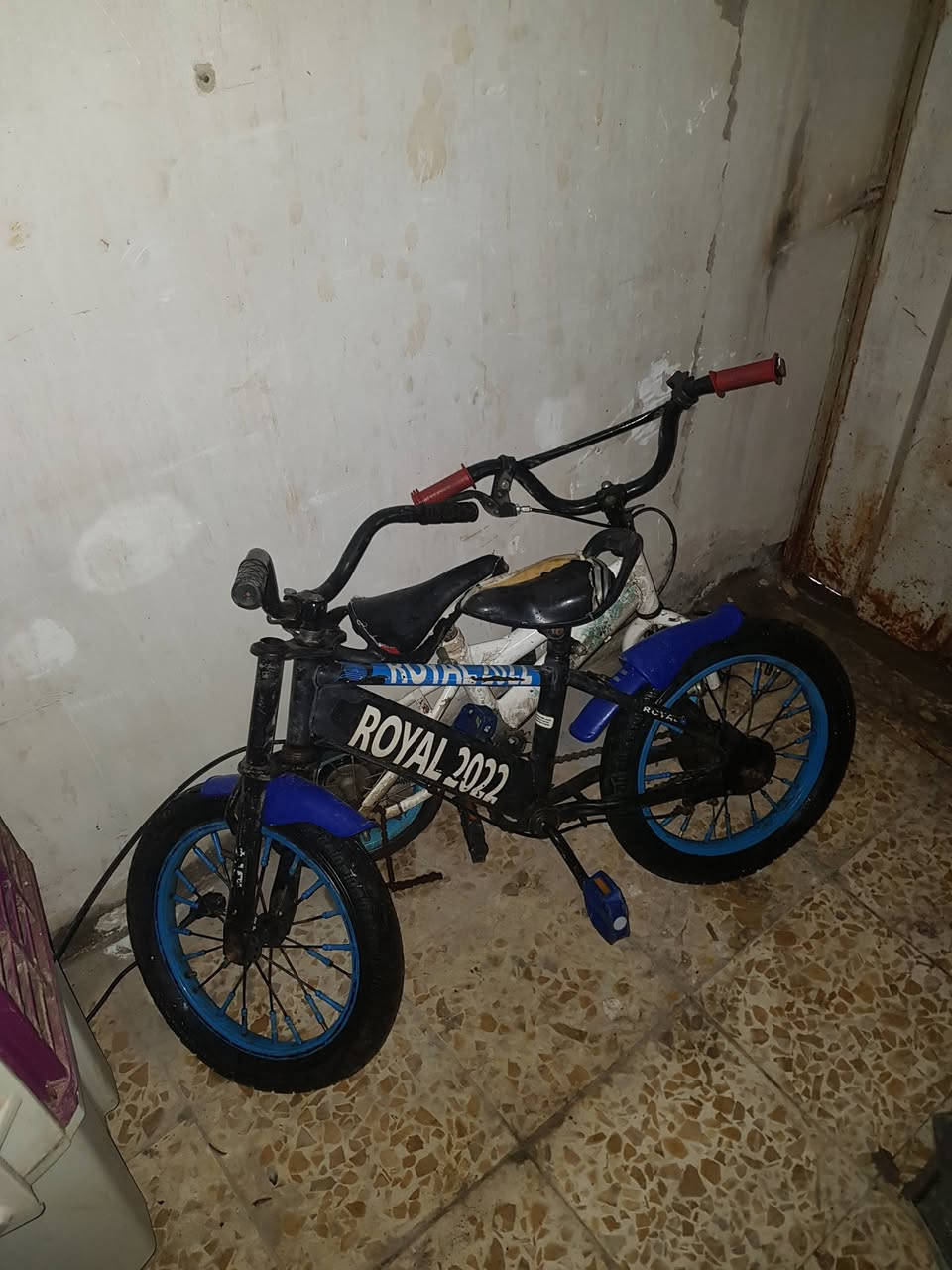 بيسكلات وسيارات للبيع مكاني بغداد وتساب ***********
