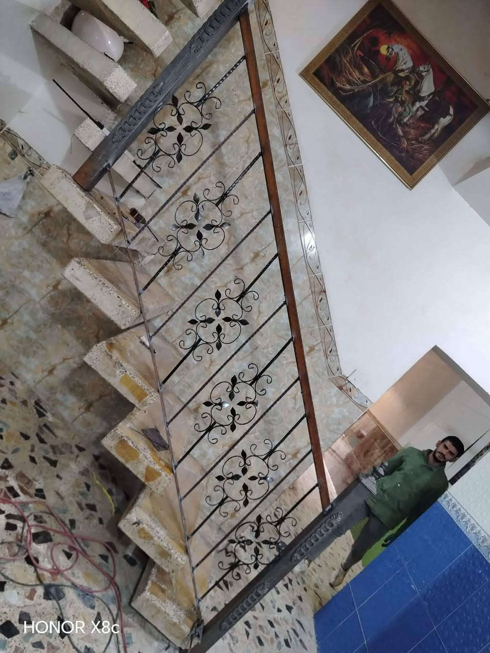 حدادة الباشا
لكافه العمال الحديده منطقه الشعب وضواحيها هاتف 1 (***********) 
هاتف 2 (***********) 
 بوب/ شبابيك/محجرات /سقايف /سندويش بنل/تغليف مناور /درج طوارئ
