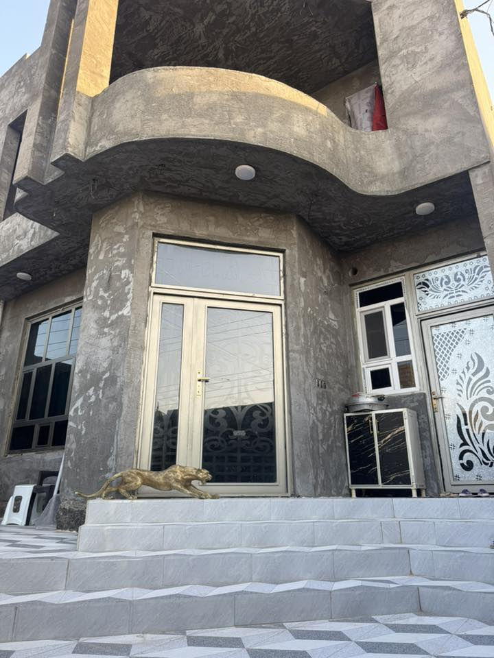 بيت للبيع
مساحته 200متر مكانه قرب جامع قباء مسجل بالبلديه 
للاستفسار الاتصال ‭***********‬
