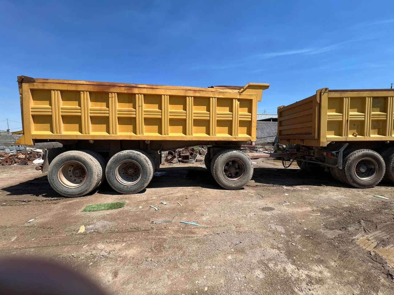 سلام عليكم مكلف بالنشر 
للبيع رينو موديل 2002 حجم 400 مواصفات بم ونوزل سياره نضيفه معنه الكلمه عنوان واسط قضاء الزبيديه الاستفسار على رقم 
*********** حجي حسين
