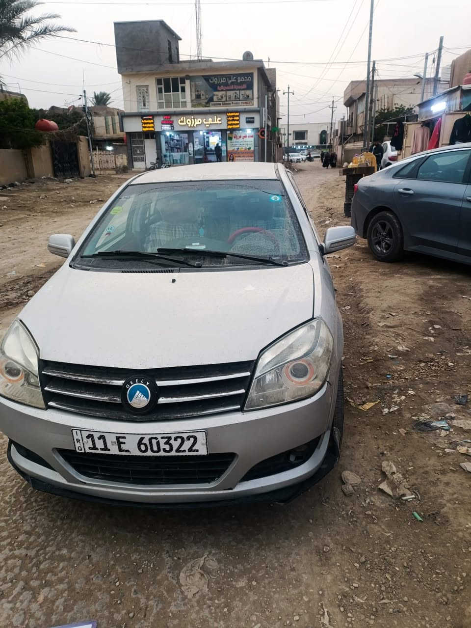 السلام عليكم للبيع ام كي موديل 2013 مكينه وكير وحداديه تخم تاير سياره جاهزه من كلشي ماشيه 70 مكفوله كفاله عامه رقم بغداد بسمي تحويل مباشر  السعر 40 الاستفسار اكثر اتصال ع الرقم مكانه حاه مركز المدينه 
***********
