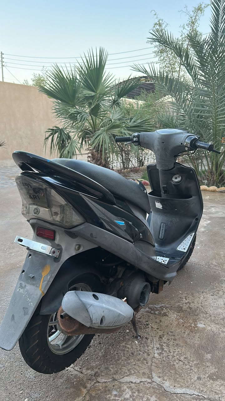 ماكس عدله نضيفه مامفتوحه بيها برقي مكينه ٤٩بلاديه شغاله من كل النواحي بس الباتري بي ضعف مكاني بصره تنومه *********** فقط وتساب سعر 900

