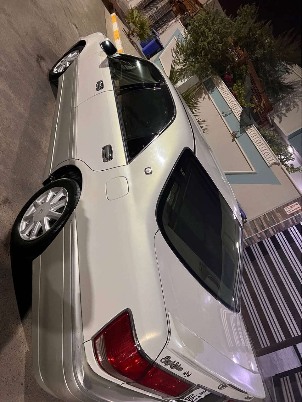 سلام عليكم سيارة تيوتا كراون ملكة 2003 السيارة نضيفة وستعمال شخصي قرار 48 رقم انكليزي ذي قار مداور ثاني يوم سيارة كصة قمارة  دكمتين كرستال اصل شاصي 72 مكينة ديفور الزغير لايت عالي ناصي زنون تدفئة تبريد السيارة جاهزة من كلشي السعر 122 بيه مجال قليل
رقم المبايل *********** البصرة, العراق
