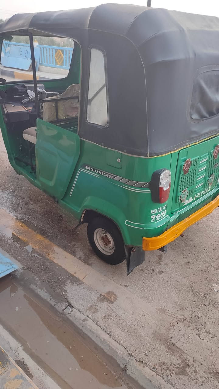 سلام عليكم تكتك للبيع موديل 21 شهر 11لكشر كفاله لمحرك بوشه وبستم شرط شركه تكتك مال بيت نصافه 100 كامله بس دير سويج احلى من صوره تجي وتشوف بعينك سعر 7و250وبيها مجال ***********
