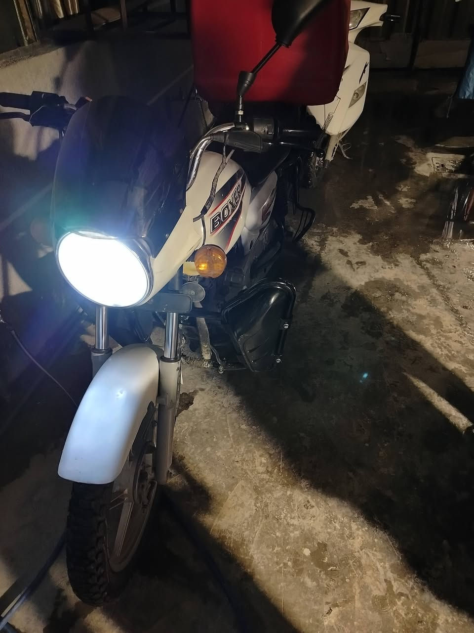 السلام عليكم دراجه بوكسر للبيع موديل 20اصوليه السعر 900  بغداد الحريه ***********
