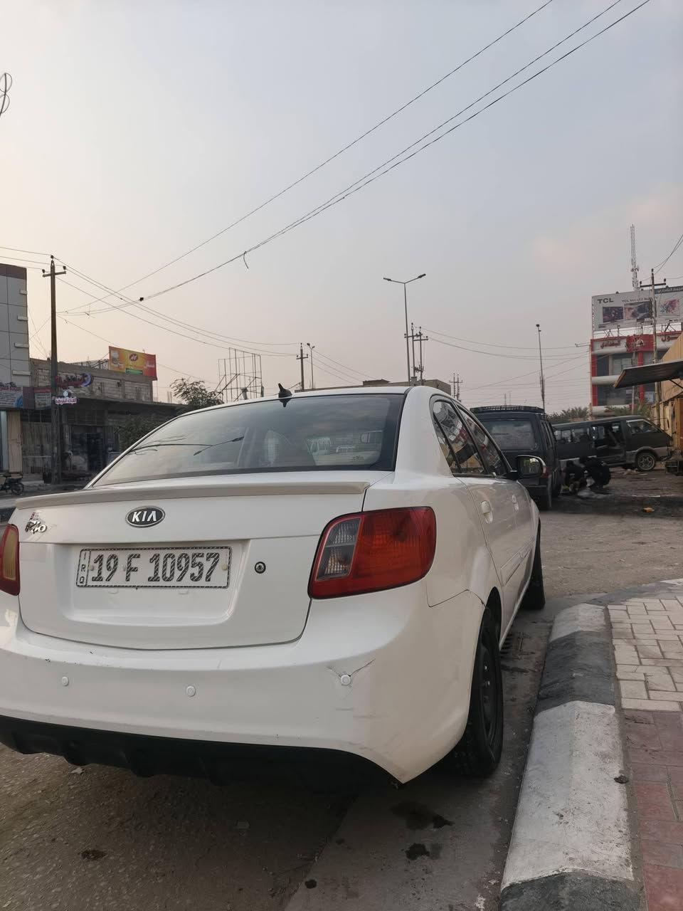 اللهم صلي ع محمد وال محمد
السلام عليكم كيا ريو 2012
سياره حلوه وجاهزه وجديده وماعيزه ايشي 
كير مكينه حداديه تايرات 
السيارا فول عدا الفتحه 
تحكمات جهتين

ABS 
رقمه كربلاء إنكليزي بسمي
السعر (96) بيها مجال
للاستفسار(***********)
