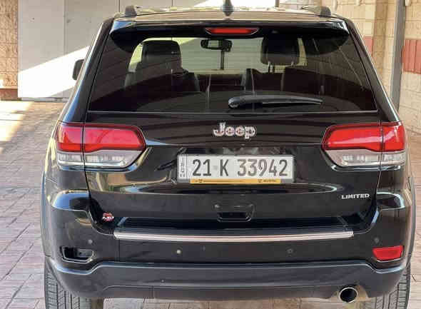 السلام عليكم 
جيب كراند شيروكي ثمانينية 2021
لمتدد 3.6L V6 امريكية 
رقم سليمانية بأسمي رقم جديد وسنوية وهزة جدد
حادثها جاملغ وبنيد مبدلات بلادي نفس اللون بدون لغد بدون شاصي بيها ايرباك دشبول ودركة راجع سستم  بلادي 
ماشية 89 الف ميل  
المواصفات : 
- نقطة عمياء 
- كشنات جلد 
- كشنات الاماميه كهرباء 
-كشنات تدفئه وتبريد 
- خزن ميموري 
- تدفئة استيرن 
- بانوراما 
- شاشه كبيره 8.4 انج 
- نظام GPS 
- كشافات ضباب
- تشغيل عن بعد 
- صندوق كهربائي 
- حساسات امامي خلفي 
- كامرة خلفيه 
- محدد سرعة
 - نظام اوتو ستارت
- نظام بريك اوتو  
السيارة جاهزة ومابيها اي نقص
مكاني بغداد الغدير ساحة ميسلون 
رايدها 253 ورقة 
متواجد واتساب ***********
