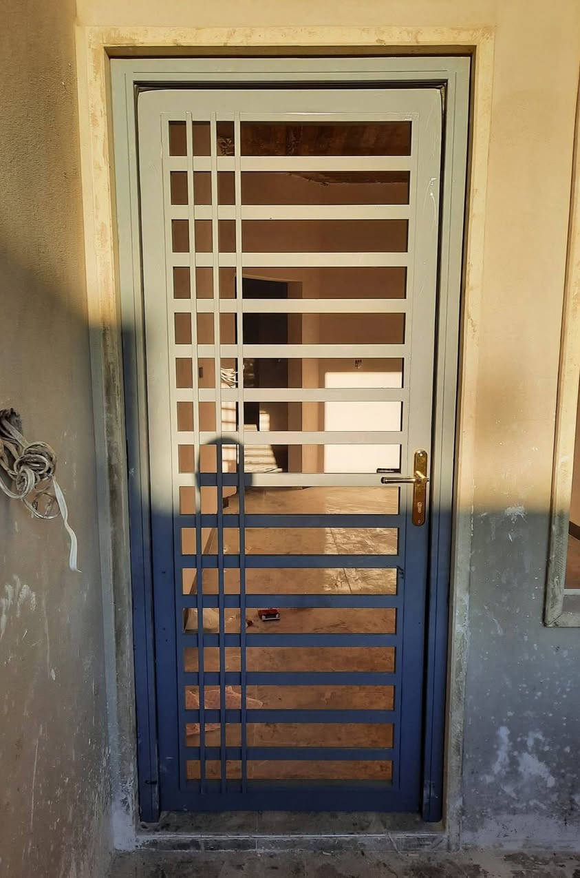 سعر باب واحد 200 حديد ثقيل ملم و 8 مع النقل والتركيب داخل الموصل
***********   /    ***********
العنوان موصل صناعة الكرامة حي الكرامة جانب ايسر
