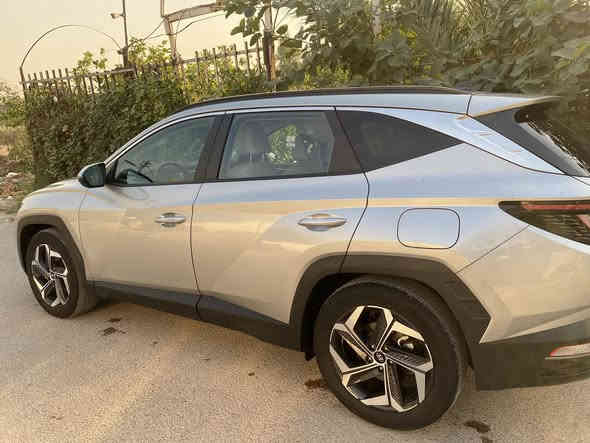 سلام عليكم 
توسان وارد امريكي ٢٣ بسمي تحويل ثاني يوم رقم بغداد 
حادثة فقط بارد بل صندوك ع كد شبر  قطره صبغ مابيه مكفوله كفاله عامه 
فول موصفات فتحه بصمه تشغيل ع بعد كشن كهرباء صندوك كهرباء 
رادار ٣٦٠ درجه 
هواي موصفات 
داخله ابيض 
السعر ٢١٧ وبيه مجال بسيط 
عنوان بغداد الزعفرانية ***********
