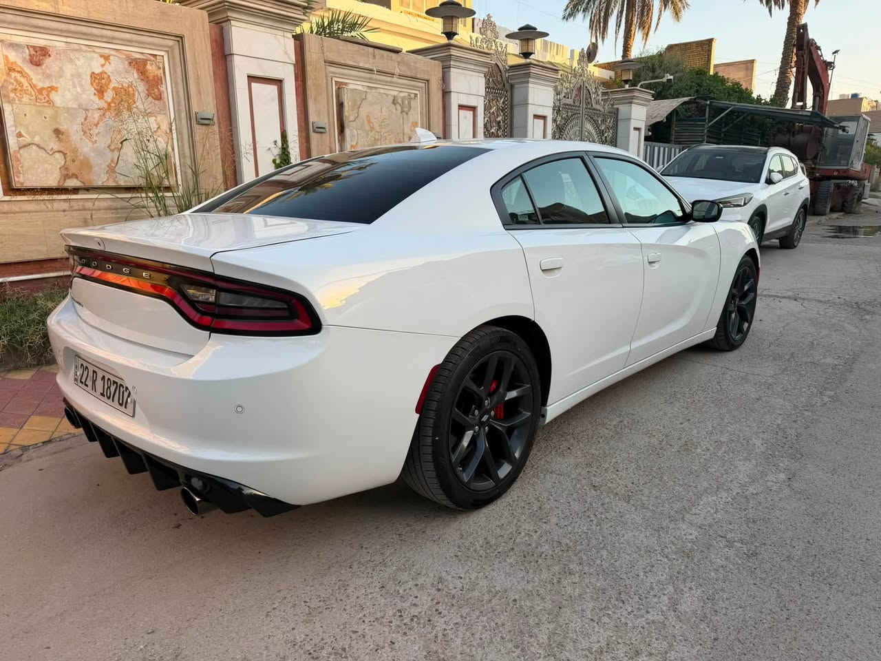 سلام عليكم للبيع فقط بدون مراوس
جارجر SXT ٢٠٢٣ الاصدار الاخير 
بدون ايربالك 
رقم اربيل بأسمي 
حادثها جاملغ وشويه من البنيد لا لغد ولا شاصي 
صور الحادث كدامك 
كير مكينه صدر كله جديد السياره ع ايدي نقص برغي ما بيها 
السعر ٢٣٠ 
مكاني بغداد 
***********
