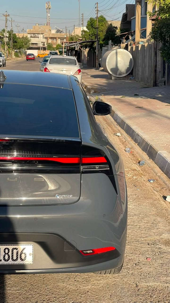 للبيع تويوتا بريوس موديل 2024، الجيل الجديد، لون اسمنتي ، السيارة نظيفة جداً واستخدام شخصي، اقتصادية جداً بالوقود ومناسبة للاستخدام اليومي والسفر.

المواصفات:
✅ محرك 2.0 لتر هايبرد.
✅ قير أوتوماتيك E-CVT.
✅ دفع أمامي.
✅ صرفية وقود ممتازة (من أفضل السيارات الهايبرد).  
✅ شاشة معلومات.
✅ كاميرا خلفية.
✅ حساسات أمامية وخلفية.
✅ تشغيل بصمة.
✅ مثبت سرعة.
✅ نظام المحافظة على المسار.
✅ رادار أمامي وأنظمة أمان تويوتا.
✅ إنارة LED.
حالة السيارة:

* شرط الفحص
* مكينة، قير، شاصي بحالة ممتازة.
* لا تحتاج أي مصروف.
* سيارة جاهزة
* صورة الضرر مع رقم الشاصي داخل المنشور

📍الموقع: كركوك
💰السعر: (١٦٠$) .
📞 للتواصل: (***********)
