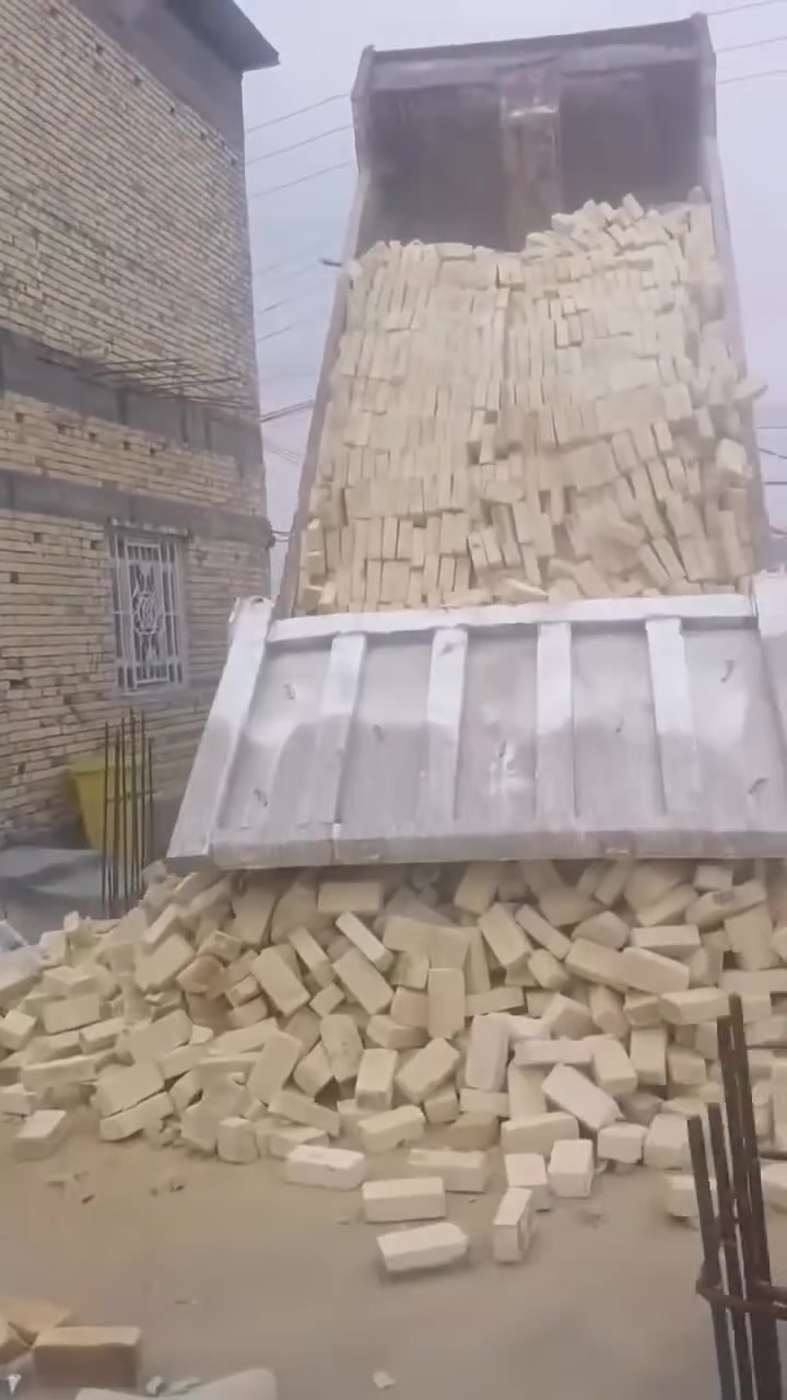 بسم لله الرحمن الرحيم    الى  الزبائن  الكرام  نقدم لكم  تجهيز طابوق الطيب  تجهيز طابوق عماره وأيضن متوفر بلوك درجه اولى  السكس عدد 8000الف طابوكه وزيادة 650  / وعدد التك 4000الف  وزيادة 300 الطابوق المتوفر 
انجكتر ✅ بيرنه ✅ درجه اولى ✅ ويوجد كسر درجه اولى 
لكافة انحاء البصره. والعماره   [] حسب الطلب ***********
للاستفسار  والاتصال مع واتساب [] او  مراسلة الصفحه ////         متواجدين 24 وعشرين ساعه[] لمكان ميسان [] *********** [] انواع الطابوق وكلمن وسعره
