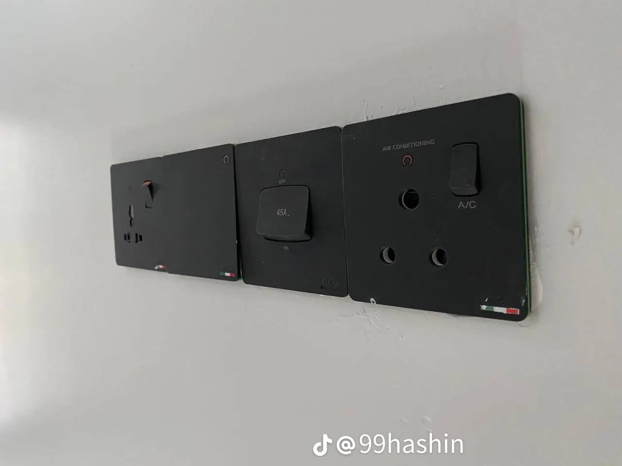 سلام عليكم نشتغل  تسيس كهرباء درجه اولى مكاني الدوره شارع 60 
***********
