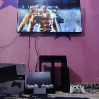 يوجد لدينا بلي 3 نضيف جداً استعمال قليل للبيع ، مع أربع جوستكات و كامل...