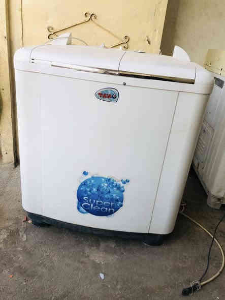 غساله للبيع شرط شغاله سعرها مناسب 
السعر 35 بيها مجال بسيط 
واتساب *********** العنوان حي سومر
