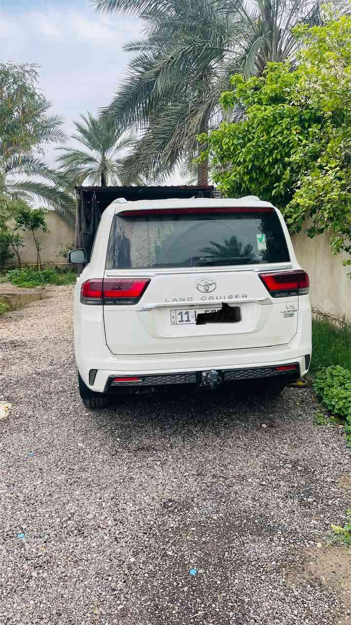 لاندكروزر VXتنفس طبيعي 
 Limited 
موديل 2024 ماشيه 3000km بعتبار زيرو بعدها بتراب الشركة 
 ب اسمي للبيع للتصال والاستفسار ***********
