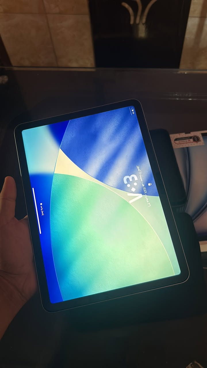 ايباد اير m4ذاكره ١٢٨ مشحون مره وحده كامل ملحقات بطاريه ١٠٠ رقمي ***********
