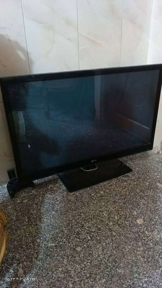 السلام عليكم اغراض متنوعه للبيع كله نضافه ٩٠٪؜ استعمال فتره قصيره
شاشات حجم ٤٢ و ٥٠ و ٧٠ سمارت وسمارت فول مواصفات شركة شينون 
مبرده العالميه العملاقه صنع باكستان
تخم حديد ثقيل تسكام ١١ قطعه قياس القطعه مترين
مجمده المتين حجم ١٤ نضافه ٩٥٪؜
ثلاجات عارضات عدد ثنين 
سنك مرمر ثلاث ابواب نضافه فول
مراوح جداريه بعدهم بترابهم عدد ٦
اي استفسار اجاوبك بالتعليق او الاتصال على الرقم
 ‭***********‬
