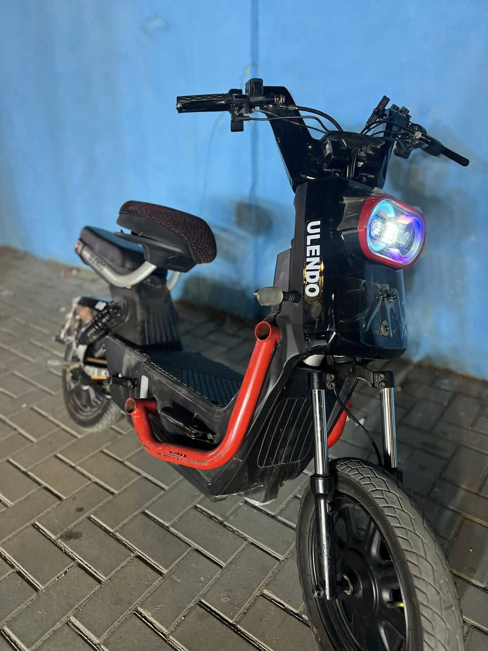 للبيع دراجه شحن حجم 14 تجي 5 باتري دراجه حلوة نقصها تجوة وجاملغ امامي فقط مكاني بغداد العامريه 350 وبيها مجال ***********
