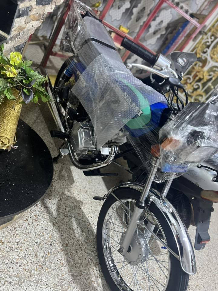 سلام عليكم دراجة نامه نضافه بشوفت عينك الدراجه ما ناقصه شي اوراق اصولي 7 كفاله عامه السعر خاص مكاني سماوه الرقم ***********
