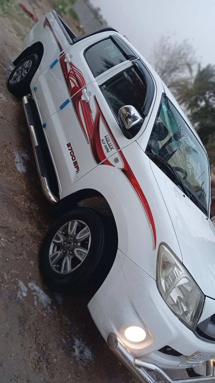 اسلام عليكم تيوتة هايلوكس البيع موديل 2010مكفول شاصي وكير وكسن من عدة محرك بس تنقيص قليل سيارة معروضة 155 رقمهة بغداد سيارة تحويل ثانيوم كير عادي ويل كب داخل صاج دوشمة البلدية رقم صاحب سيارة هذا ***********/***********
