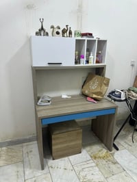 غرفه شبابيه قياسه 120*200 متكونه من 5 قطع بعده جديده سعره 350 الف مكان...