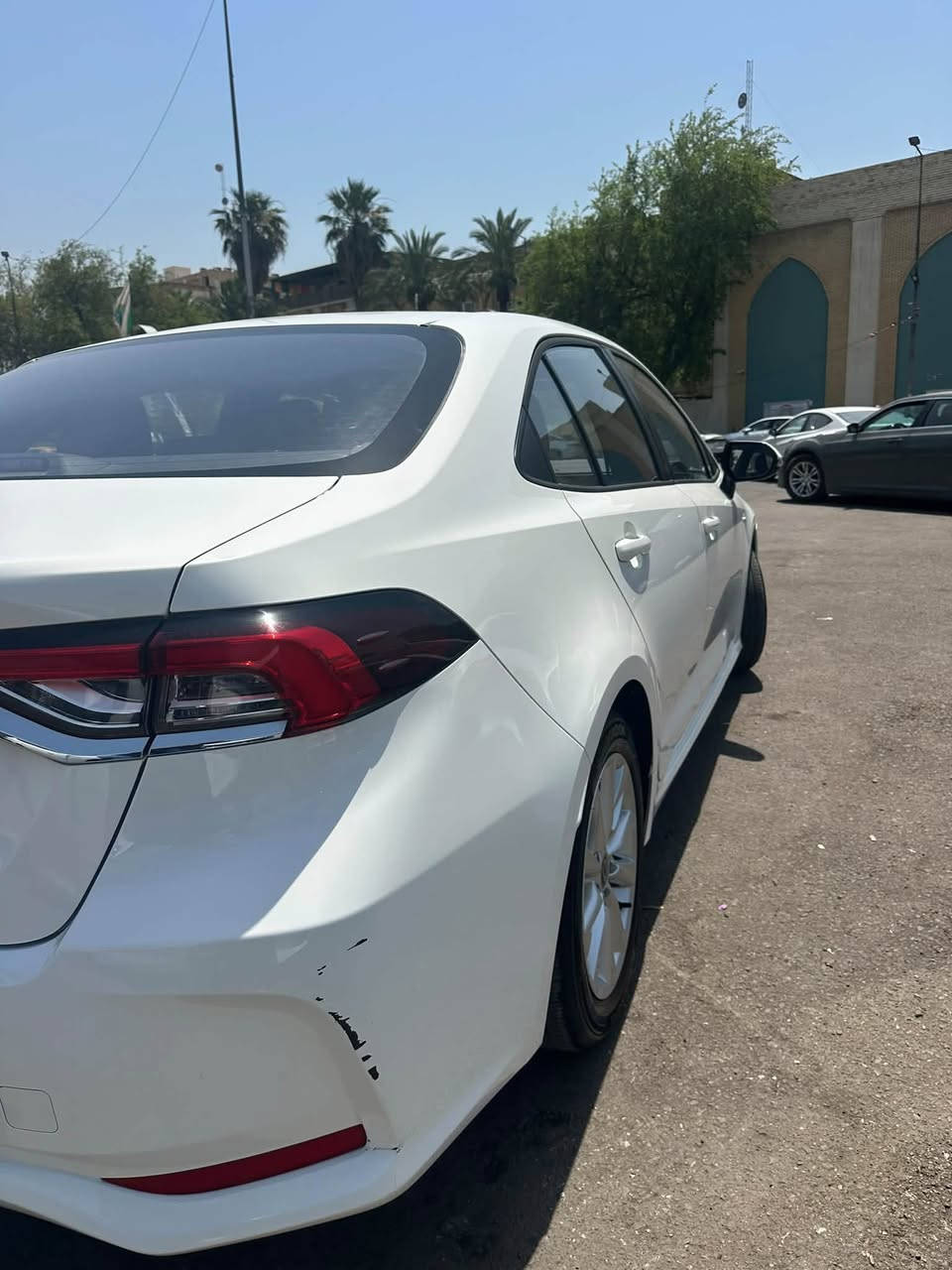 كورلا موديل 25 الشكل الخليجي فول ماعدا الكراسي مو كهرباء كفاله عامه ماعدا الدعاميه الاماميه مبدله واكو شخط كلش بسيط بالباب مال سكن السياره كلش نضيفه ماشيه 25 الف وايدها ب 156 وبيها مجال بسيط السياره مكانها بالاعظميه وهذا رقمي متواجد ***********
